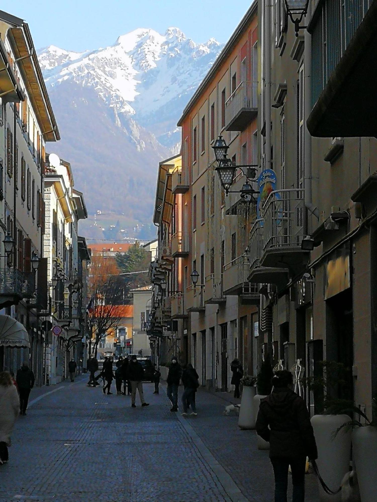 Big Romantic Lake View & Terrace Apartment Lecco Bagian luar foto