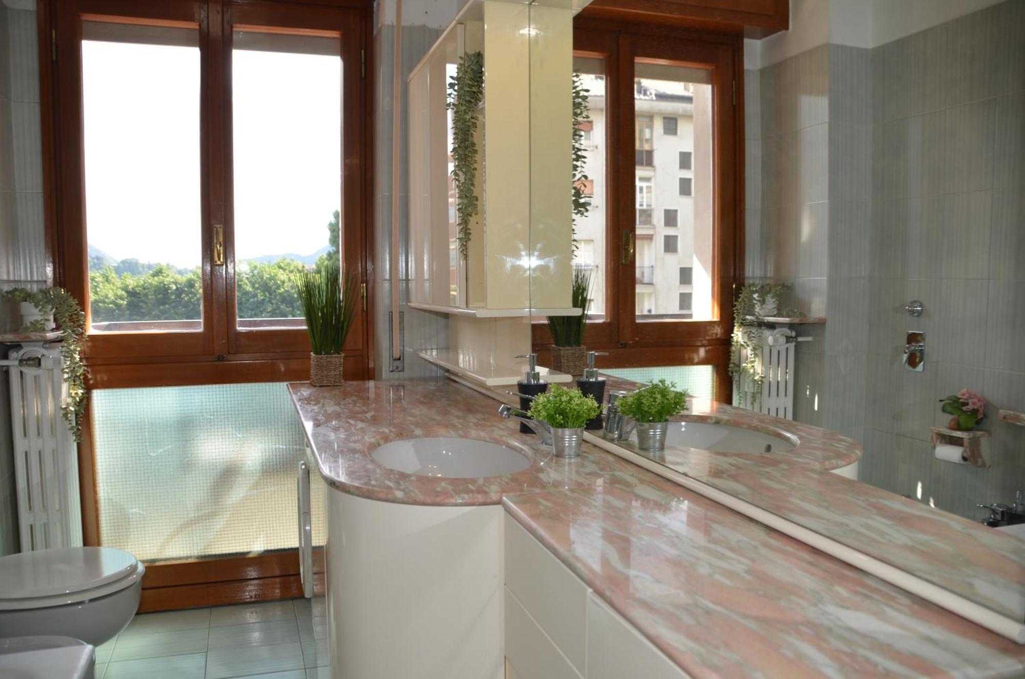 Big Romantic Lake View & Terrace Apartment Lecco Bagian luar foto